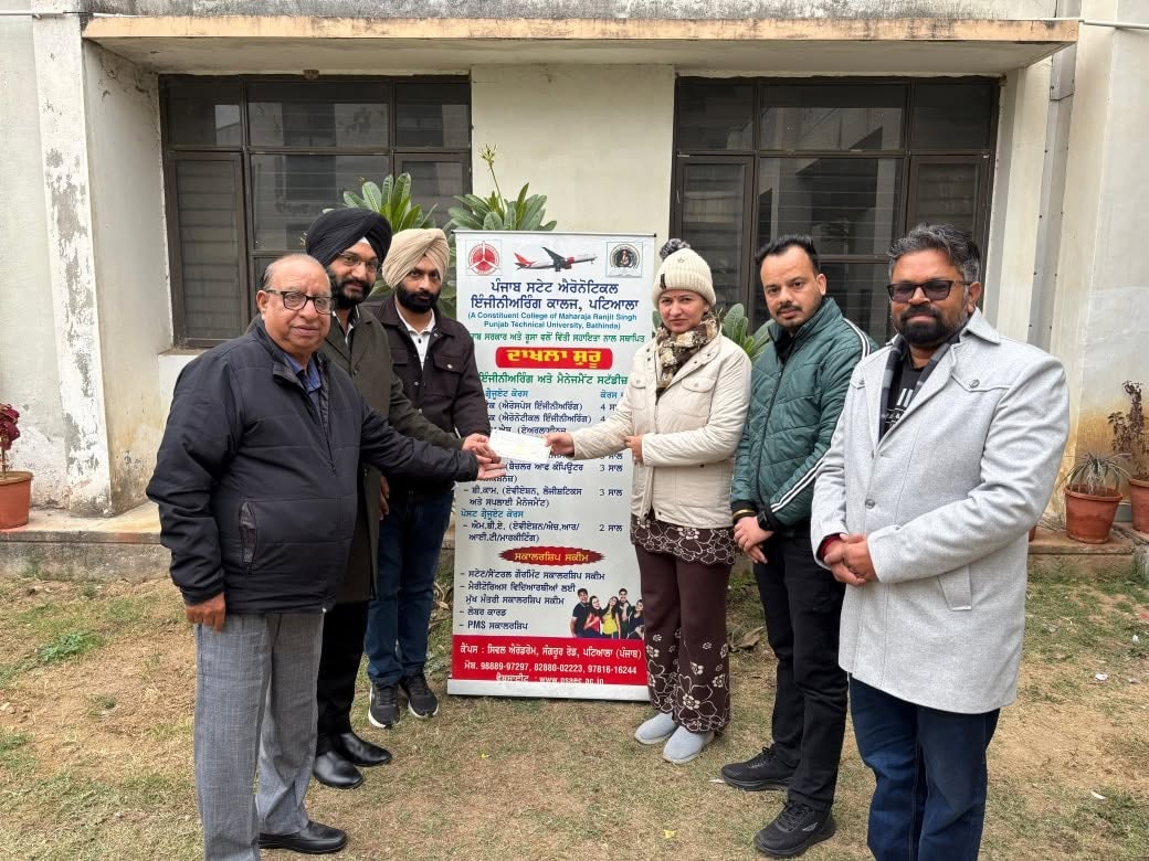 ਉਮੰਗ ਵੈੱਲਫੇਅਰ ਫਾਊਂਡੇਸ਼ਨ ਦੀ ਟੀਮ ਨੇ ਜ਼ਰੂਰਤਮੰਦ ਵਿਦਿਆਰਥੀ ਦੀ ਆਰਥਿਕ ਮਦਦ ਲਈ ਪ੍ਰਿੰਸੀਪਲ ਨੂੰ ਸੌਂਪਿਆ ਚੈੱਕ